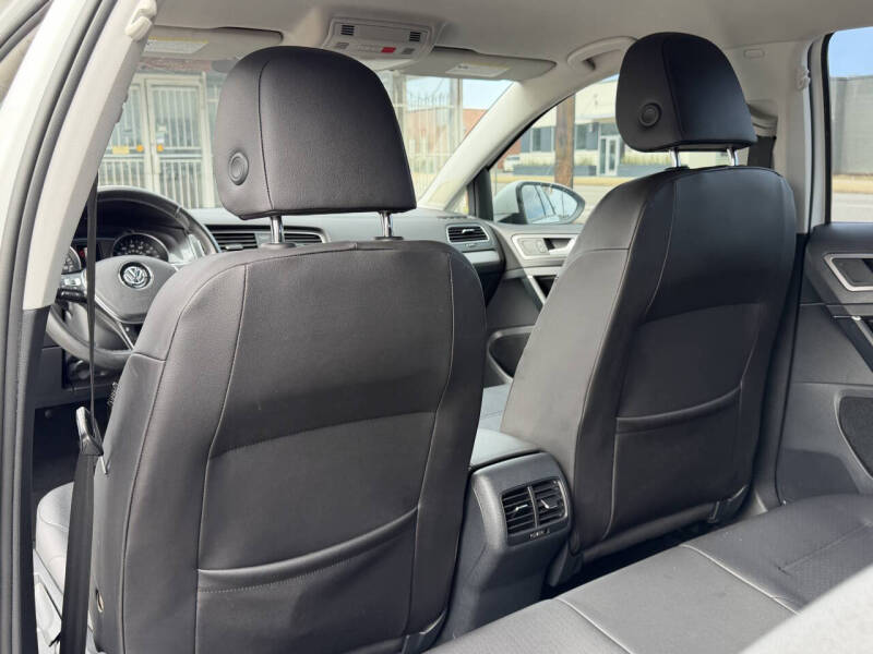 2015 Volkswagen e-Golf SEL Premium