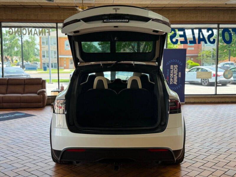 2023 Tesla Model X Standard Range