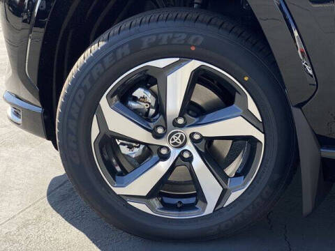 2025 Toyota RAV4 Plug-in Hybrid SE