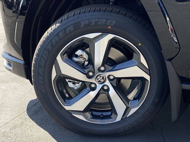 2025 Toyota RAV4 Plug-in Hybrid SE