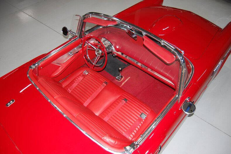 1957 Ford Thunderbird