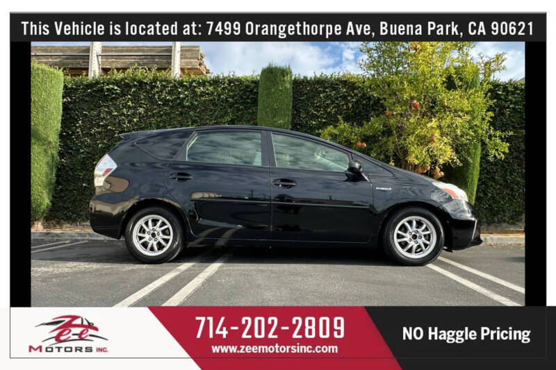 2013 Toyota Prius v Three