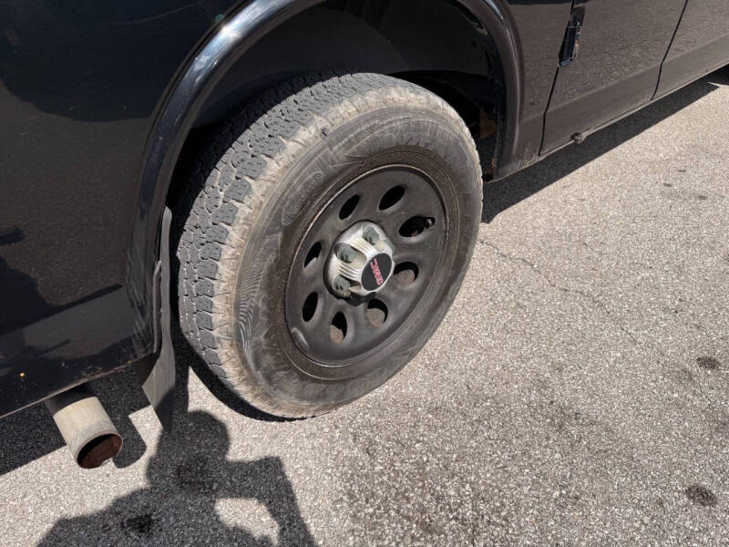 2010 GMC Savana LS 1500