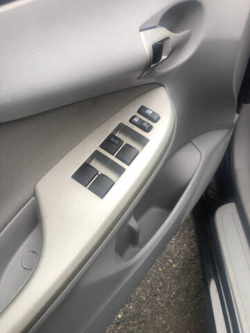 2011 Toyota Corolla LE