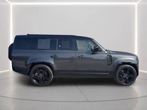 2025 Land Rover Defender 130 P400 X-Dynamic SE