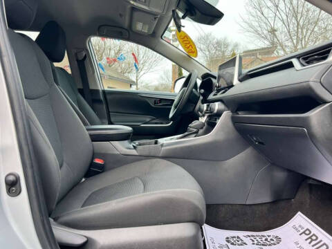 2024 Toyota RAV4 LE