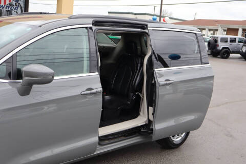 2022 Chrysler Pacifica Touring L