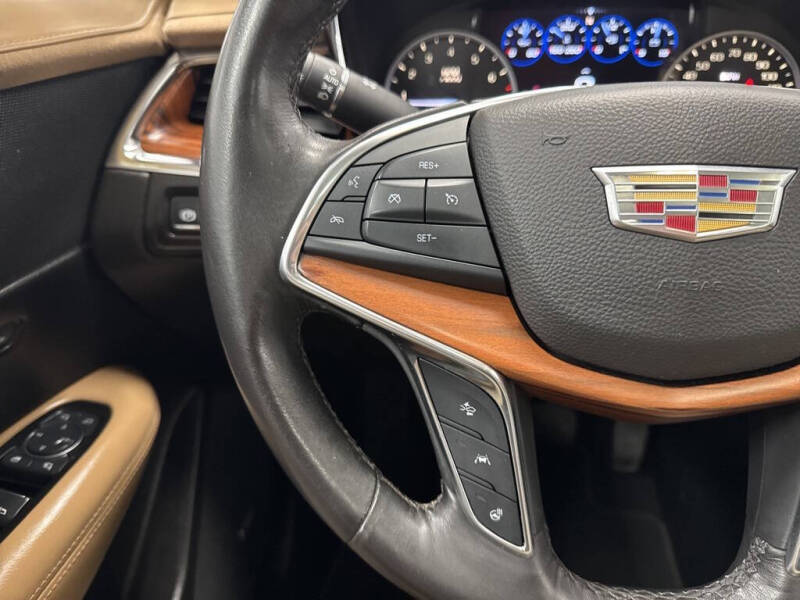 2017 Cadillac XT5 Platinum