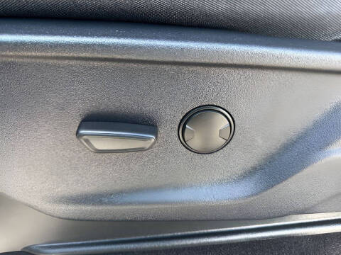 2024 Ford F-150 Lightning XLT