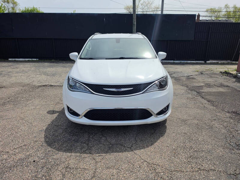 2017 Chrysler Pacifica Touring-L