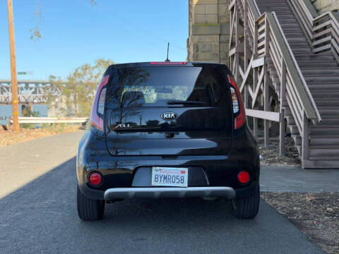 2018 Kia Soul +