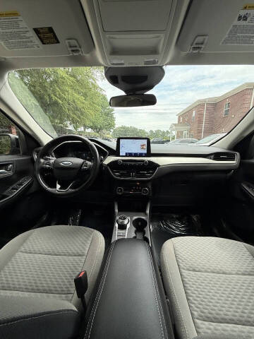 2021 Ford Escape SE