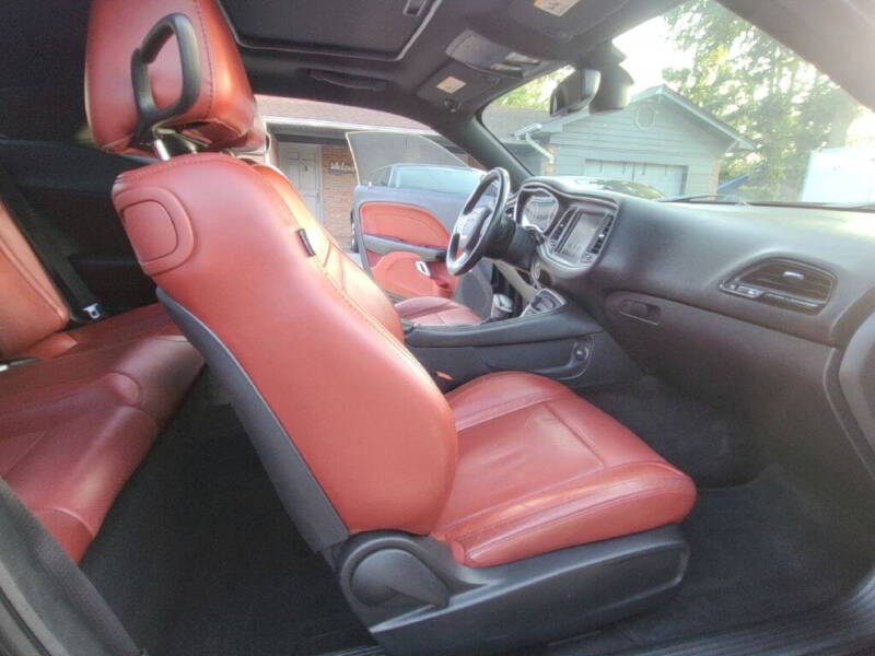 2015 Dodge Challenger SXT Plus