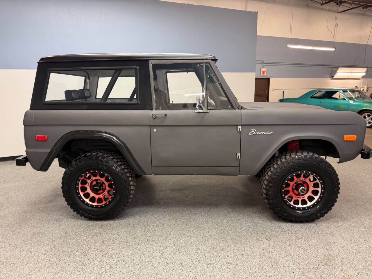 1970 Ford Bronco 9