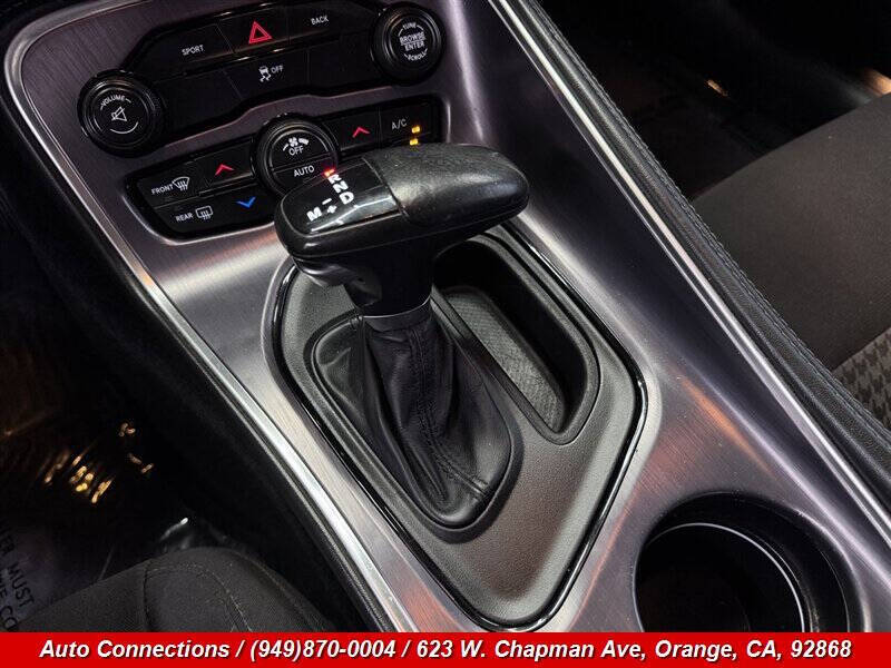 2015 Dodge Challenger SXT