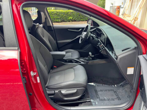 2024 Kia Niro EX