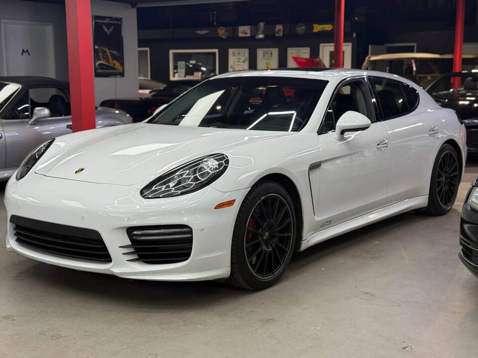 2016 Porsche Panamera GTS's photo