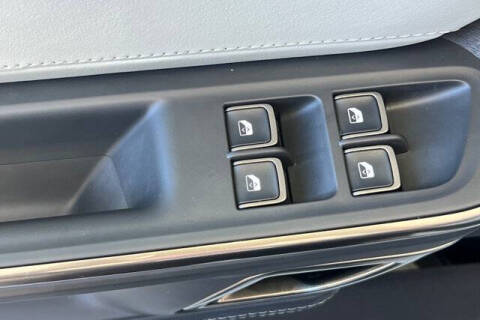 2024 Rivian R1S