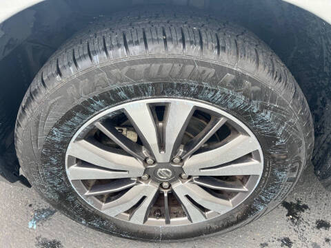 2019 Nissan Pathfinder SV