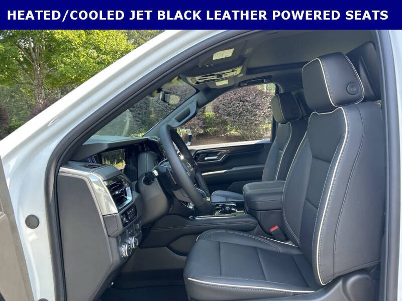 2025 GMC Yukon Elevation