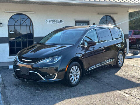 2018 Chrysler Pacifica for sale at Supreme Motor Sports in North Fort Myers FL