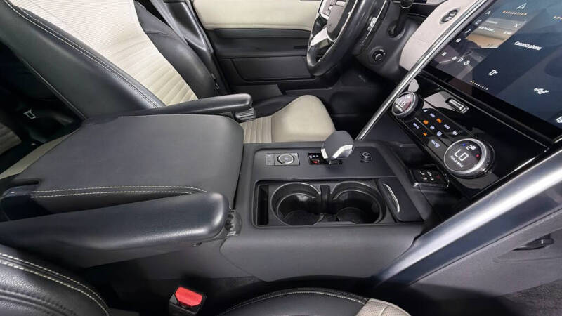 2022 Land Rover Discovery P360 S R-Dynamic