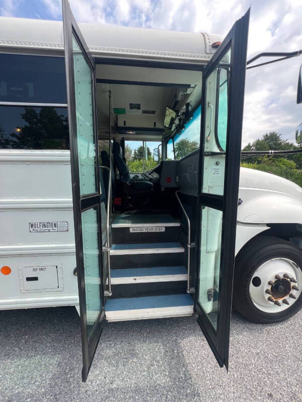 2018 International 24 passenger Shuttle Bus