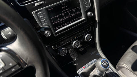 2016 Volkswagen Golf R 4Motion