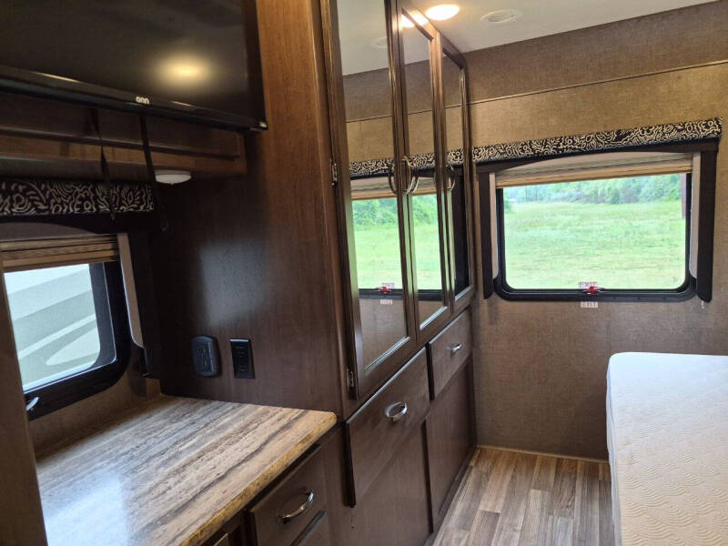 2019 Thor Motor Coach Ace 33.1