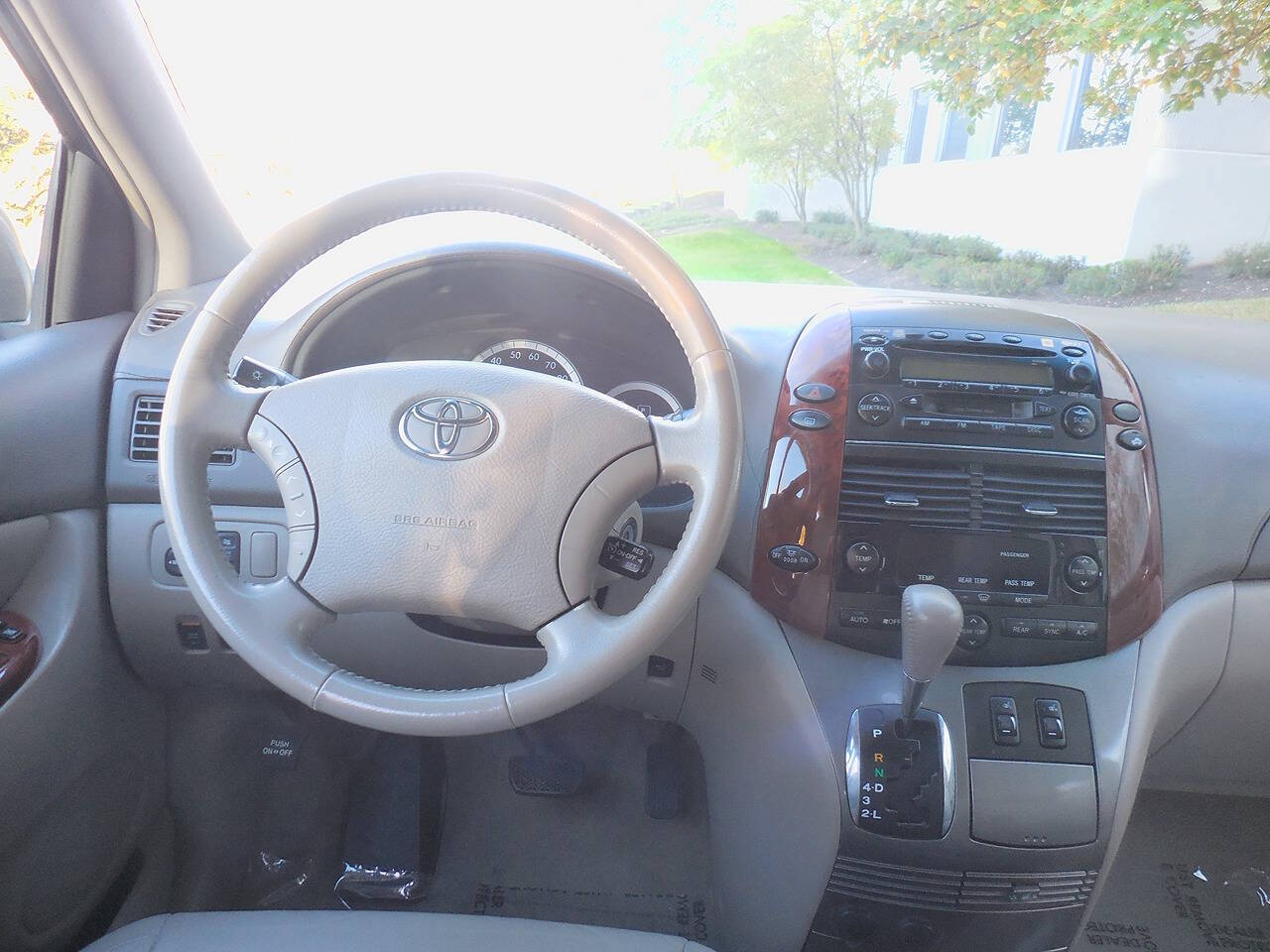 2004 Toyota Sienna for sale at Genuine Motors in Schaumburg, IL