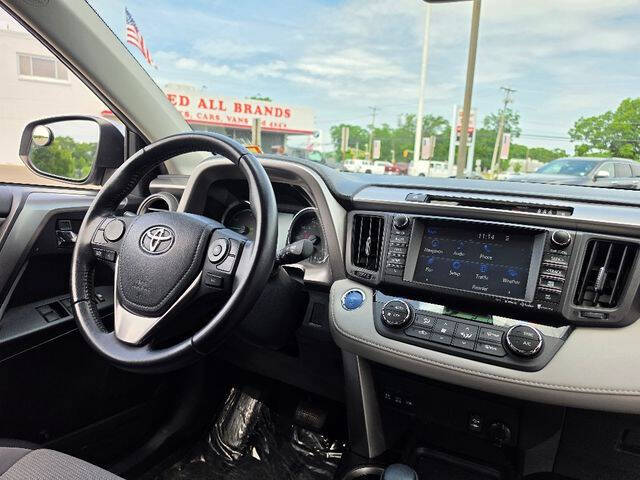 2017 Toyota RAV4 Hybrid XLE