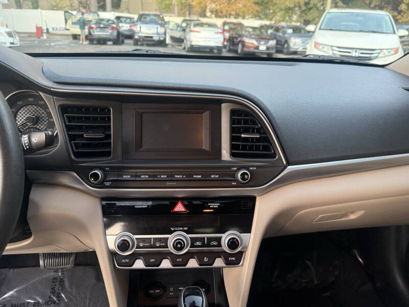 2020 Hyundai Elantra SE