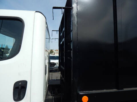 2015 Freightliner M2 106