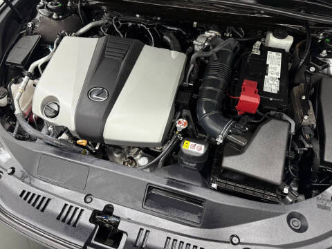 2023 Lexus ES 350 F SPORT Handling