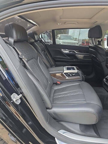 2022 BMW 7 Series 740i