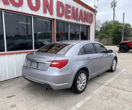 2013 Chrysler 200 LX