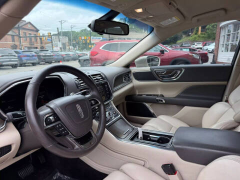 2018 Lincoln Continental Premiere
