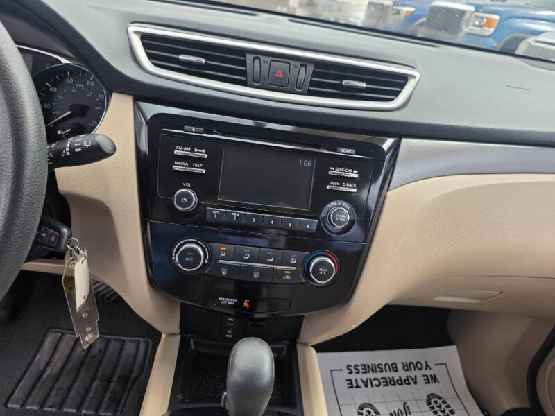 2016 Nissan Rogue SV