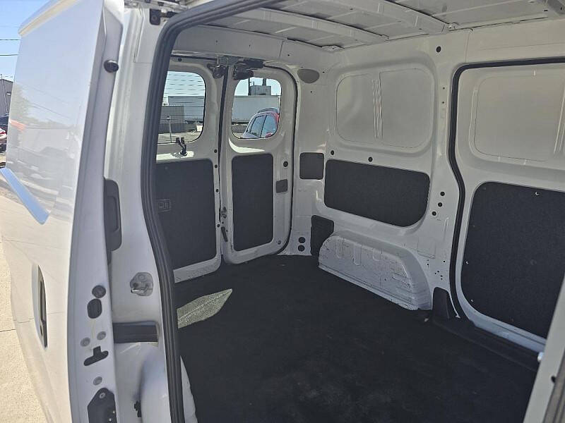 2017 Nissan NV200