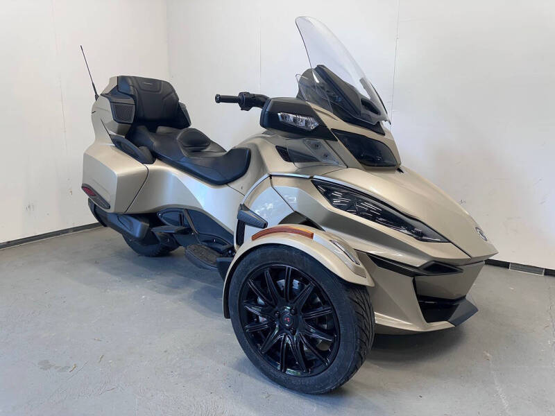 2018 Can-Am Spyder RT Champagne Dark