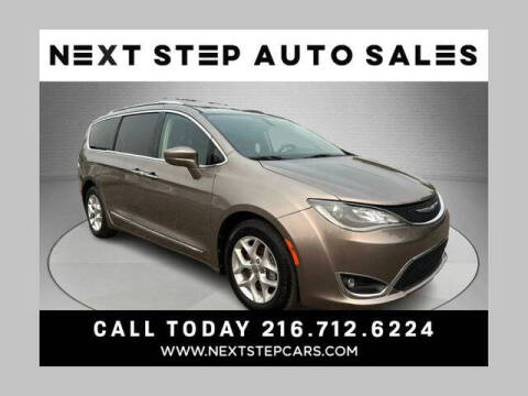 2017 Chrysler Pacifica Touring-L Plus