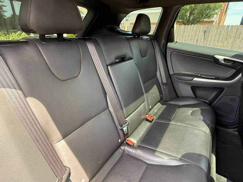 2016 Volvo XC60 T6 Drive-E