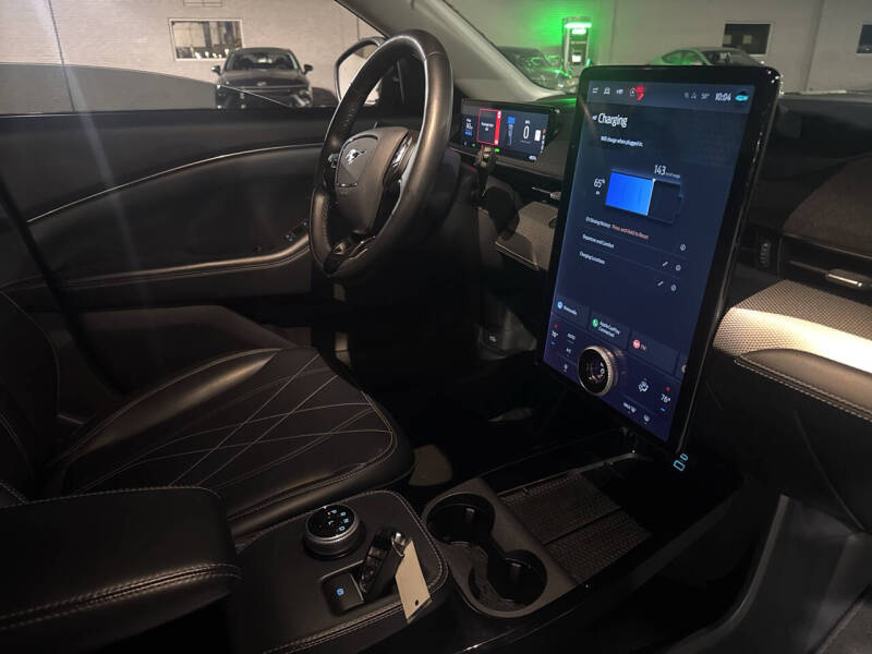 2022 Ford Mustang Mach-E Select