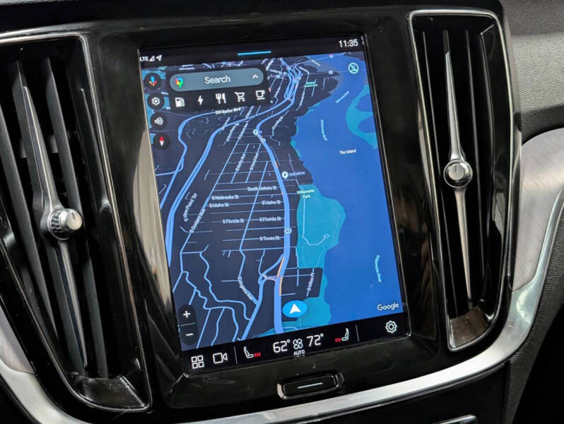 2023 Volvo S60 Recharge T8 Core Dark Theme