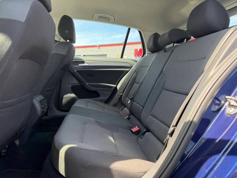 2017 Volkswagen e-Golf SE