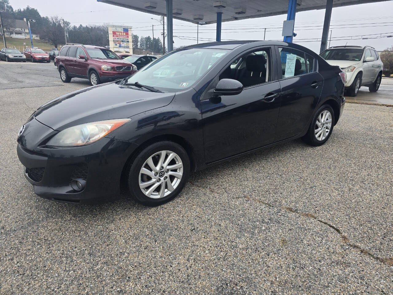 2013 Mazda Mazda3 for sale at QUEENSGATE AUTO SALES in York, PA