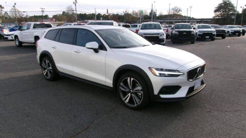 2025 Volvo V60 Cross Country B5 Plus