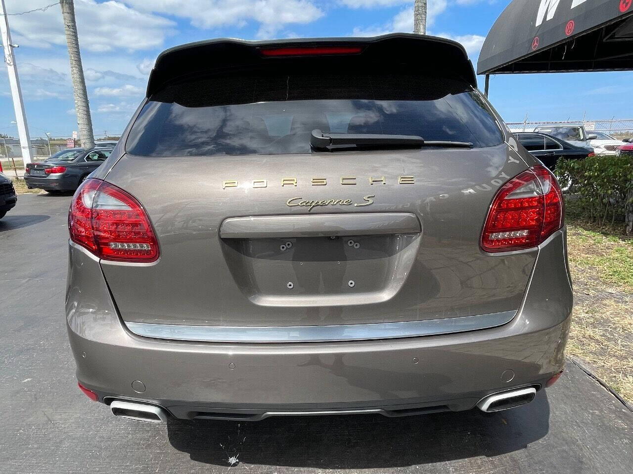 2011 Porsche Cayenne  - $18,900