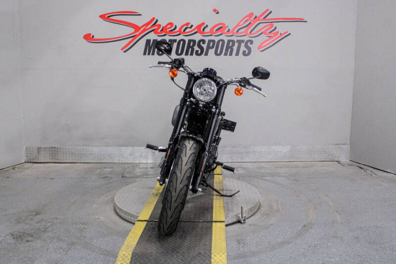 2019 Harley-Davidson Roadster