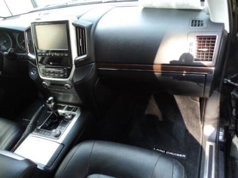 2017 Toyota Land Cruiser